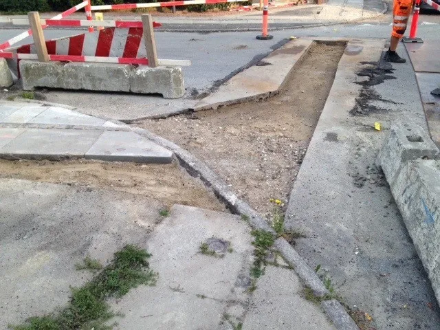 Før: åben udgravning i kørebanen